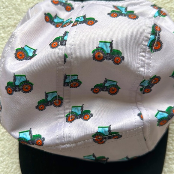 Cash & Co Tractor Hat 🚜 - Picture 4 of 6